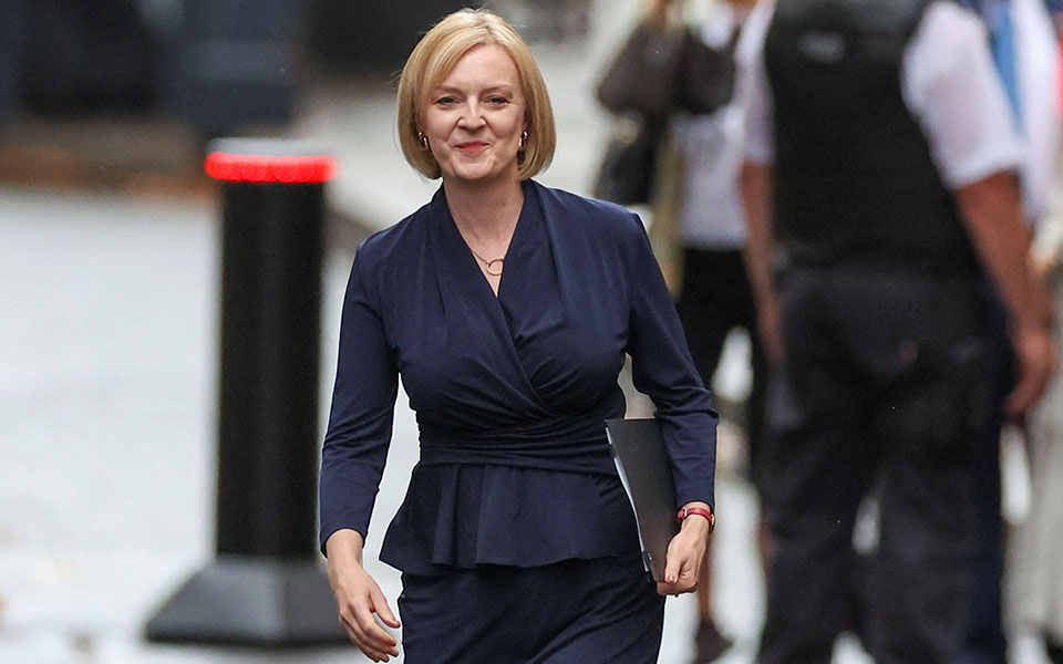 λιζ-τρας-δωρεές-συνδεδεμένες-με-ορυκτ-562038034