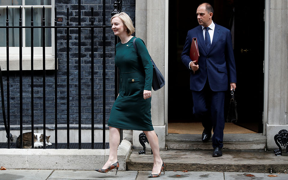 βρετανία-παγώνουν-για-δύο-χρόνια-οι-τι-562033375