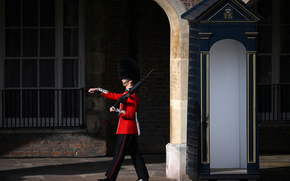 Ο Κάρολος Γ’ ανακηρύχθηκε επίσημα βασιλιάς-12