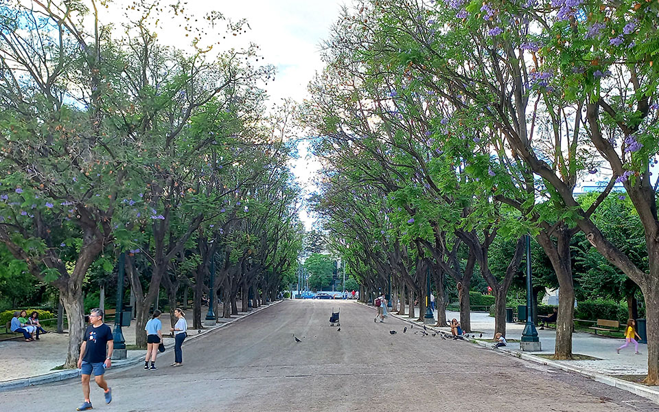 κορωνοϊός-πτωτικές-τάσεις-στο-μέσο-εβ-562029967