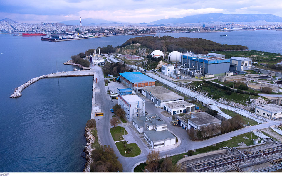 κορωνοϊός-σταθερό-το-ιικό-φορτίο-στα-λ-562041745