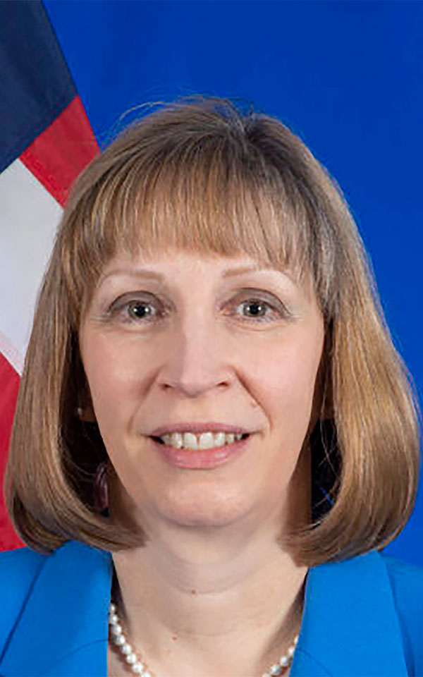 Λευκός Οίκος: Ο Μπάιντεν θα διορίσει τη Λιν Τρέισι πρέσβειρα των ΗΠΑ στη Ρωσία-1