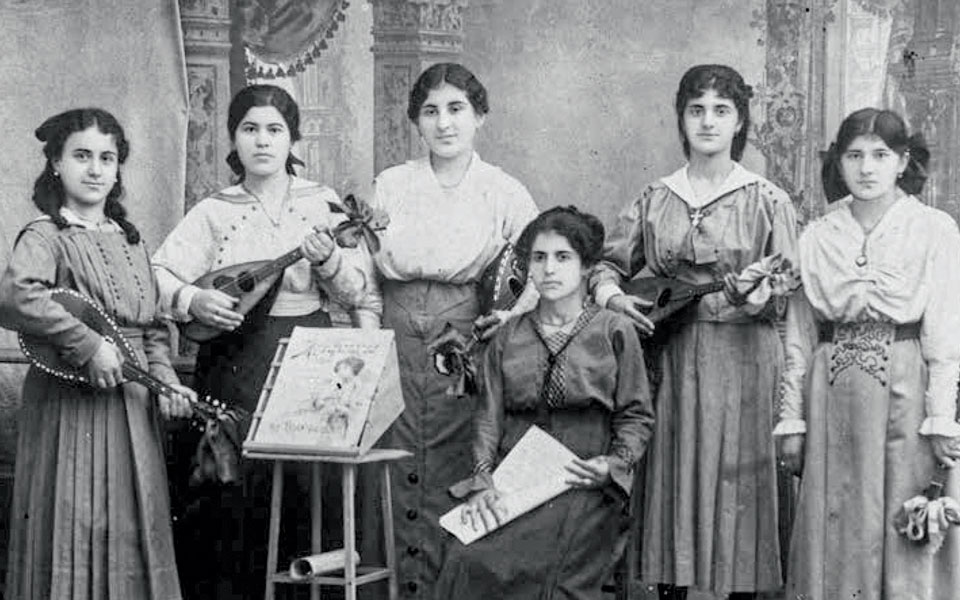 1922-τα-αναπάντητα-ερωτήματα-της-καταστ-562061317