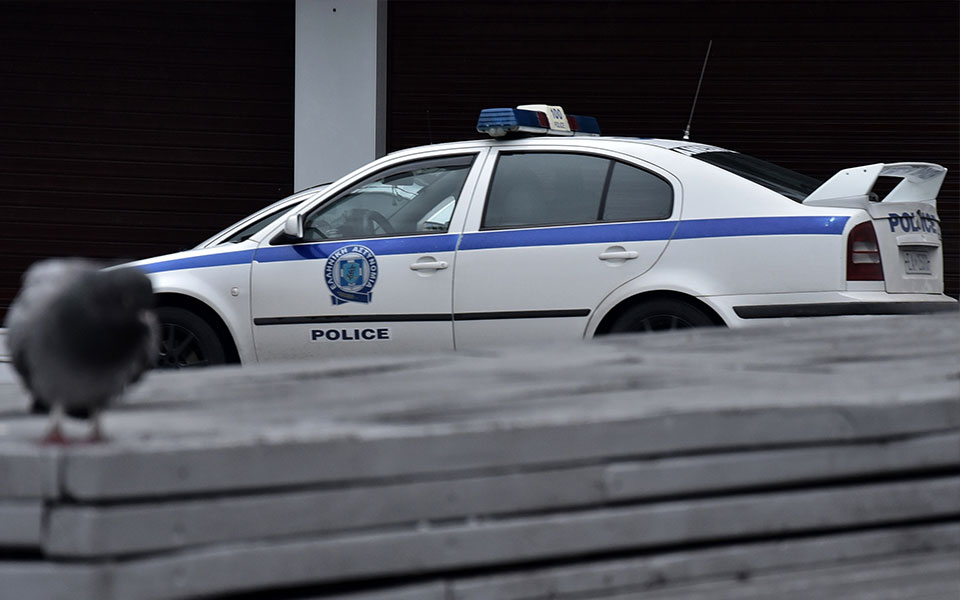 θεσσαλονίκη-χειροπέδες-σε-πέντε-άτομ-562061209