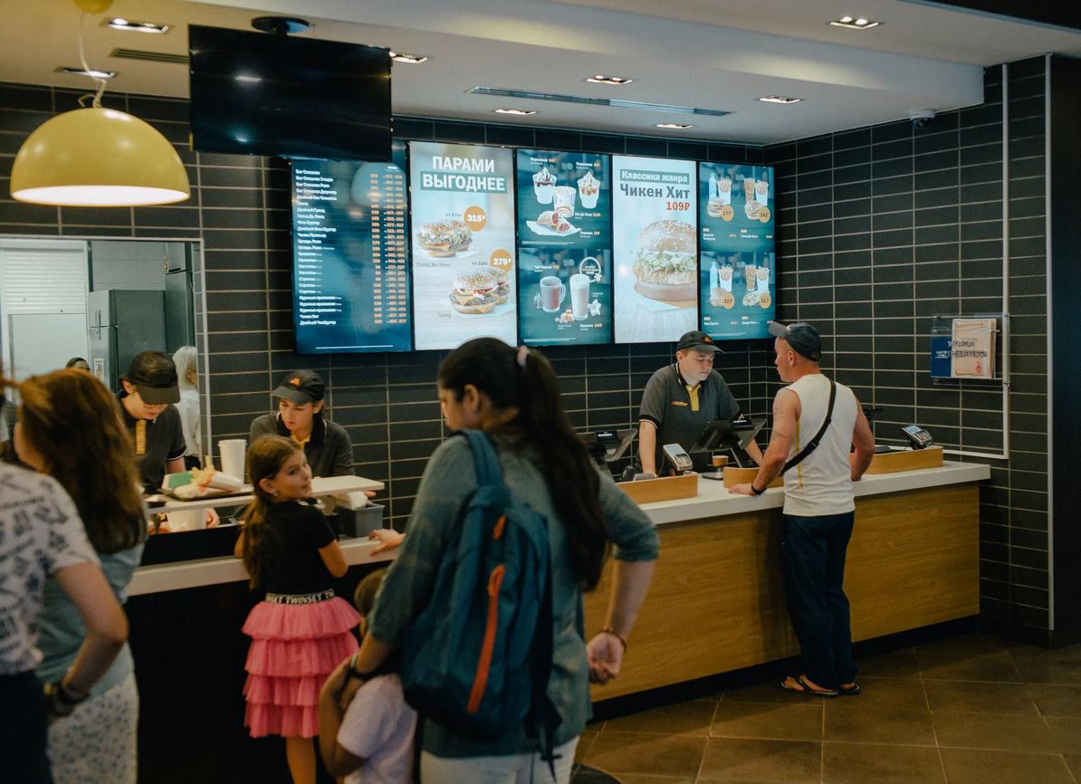 «Τίποτα δεν έχει αλλάξει πραγματικά»: Πώς κυλάει η ζωή στη Μόσχα, ενώ ο πόλεμος μαίνεται-5