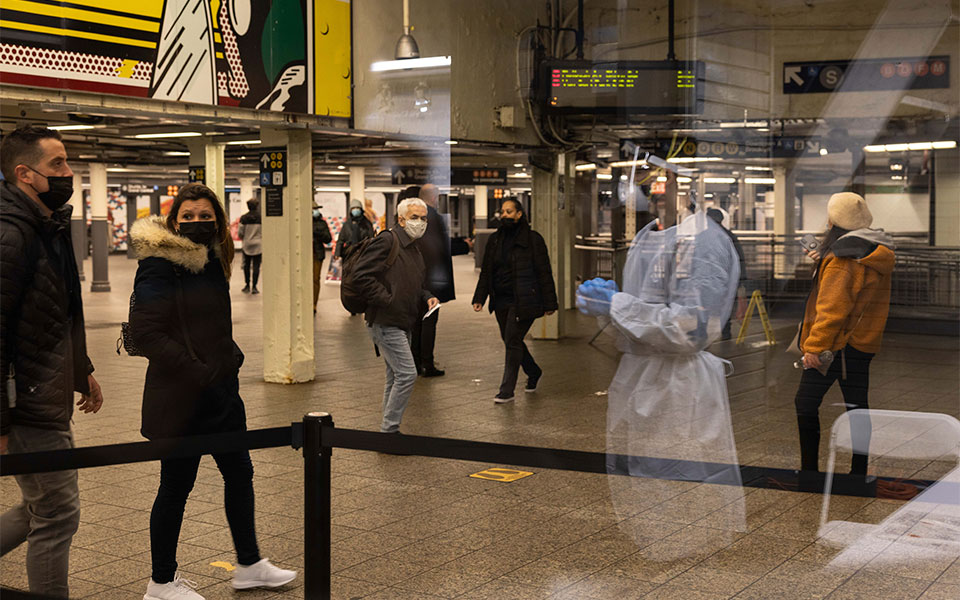 κορωνοϊός-νέα-υόρκη-τέλος-η-υποχρεω-562031926