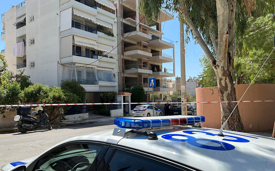 γλυφάδα-δίπλα-σε-σχολείο-η-οικοδομή-πο-562035535