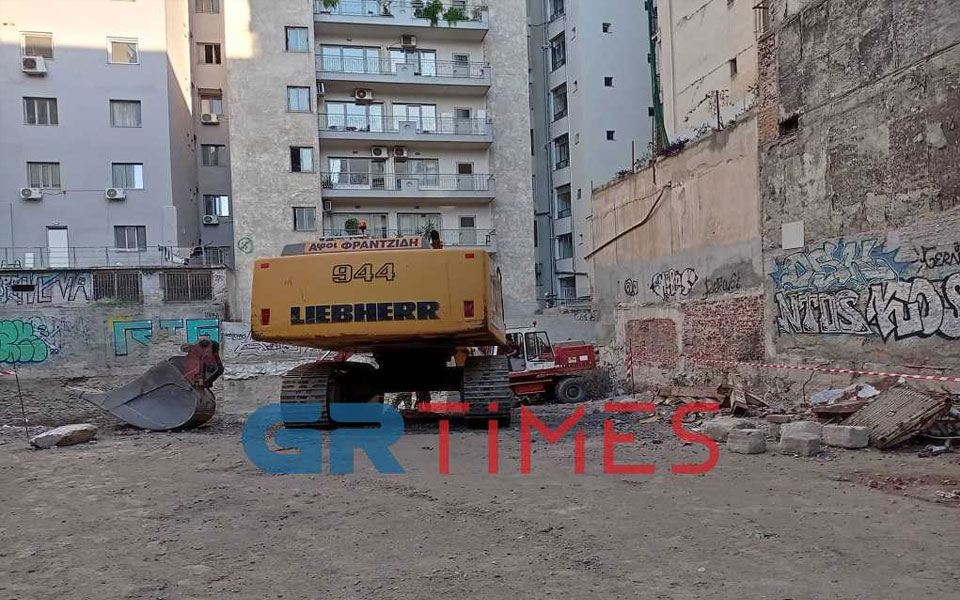 θεσσαλονίκη-29-οβίδες-έχουν-εντοπιστεί-562069423