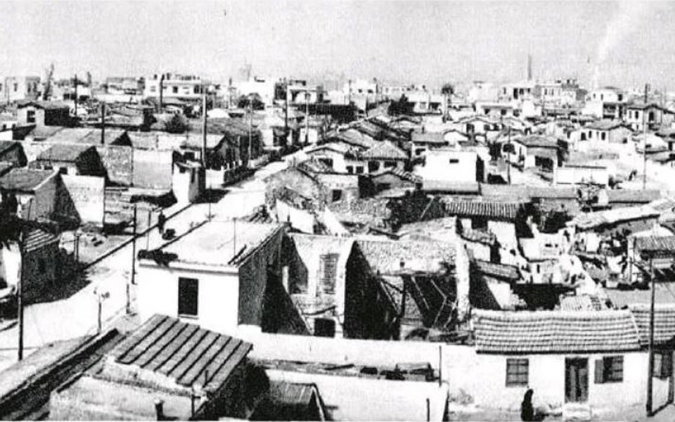 οι-παράγκες-που-έγιναν-μητρόπολη-562039009