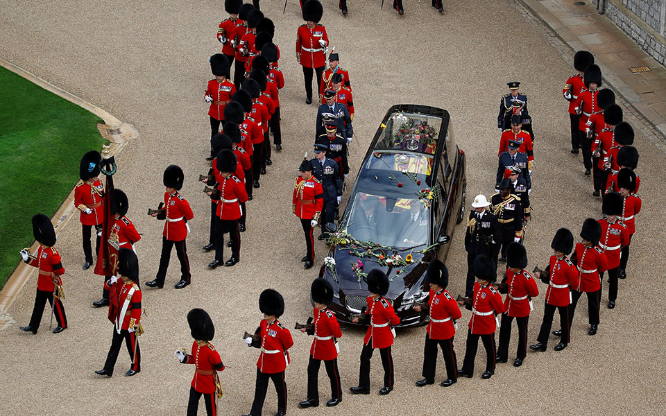 Βασίλισσα Ελισάβετ: Λαμπρή τελετή για το ύστατο χαίρε-12