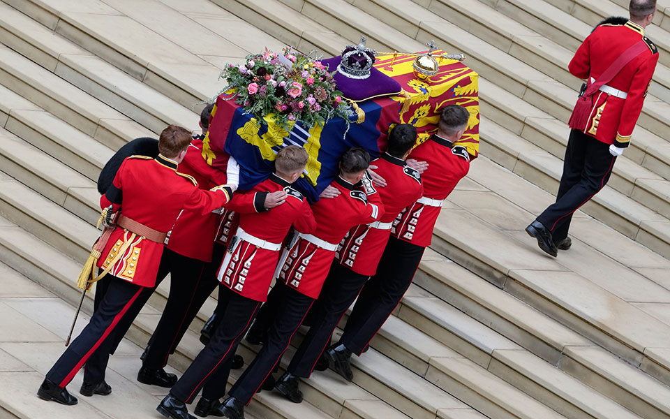 Βασίλισσα Ελισάβετ: Λαμπρή τελετή για το ύστατο χαίρε-14