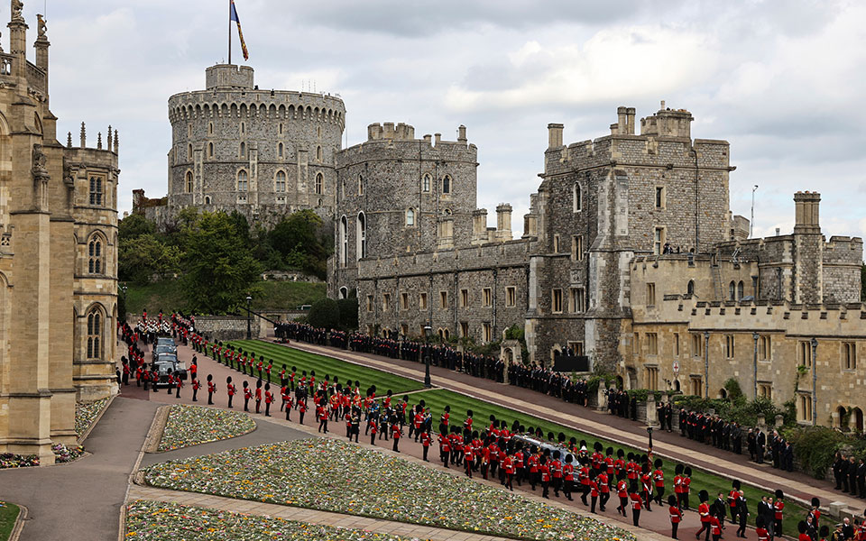 Βασίλισσα Ελισάβετ: Λαμπρή τελετή για το ύστατο χαίρε-10