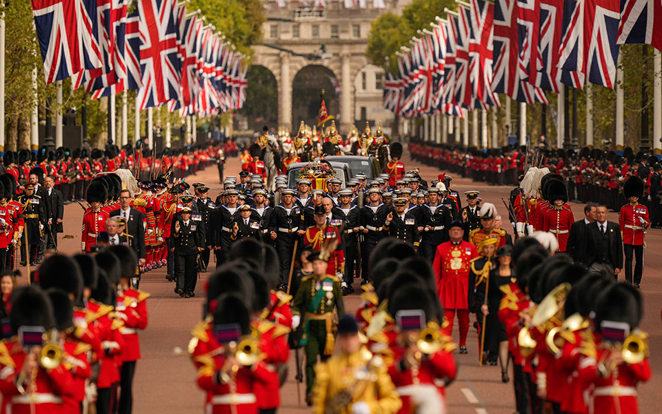 Βασίλισσα Ελισάβετ: Λαμπρή τελετή για το ύστατο χαίρε-24