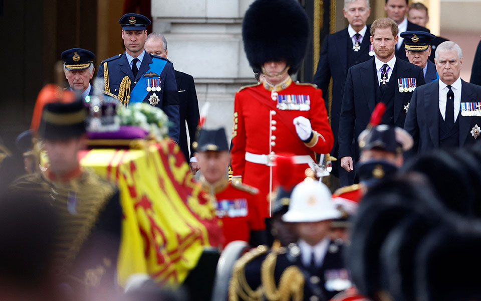 γουέστμινστερ-σε-λαϊκό-προσκύνημα-η-σ-562043554