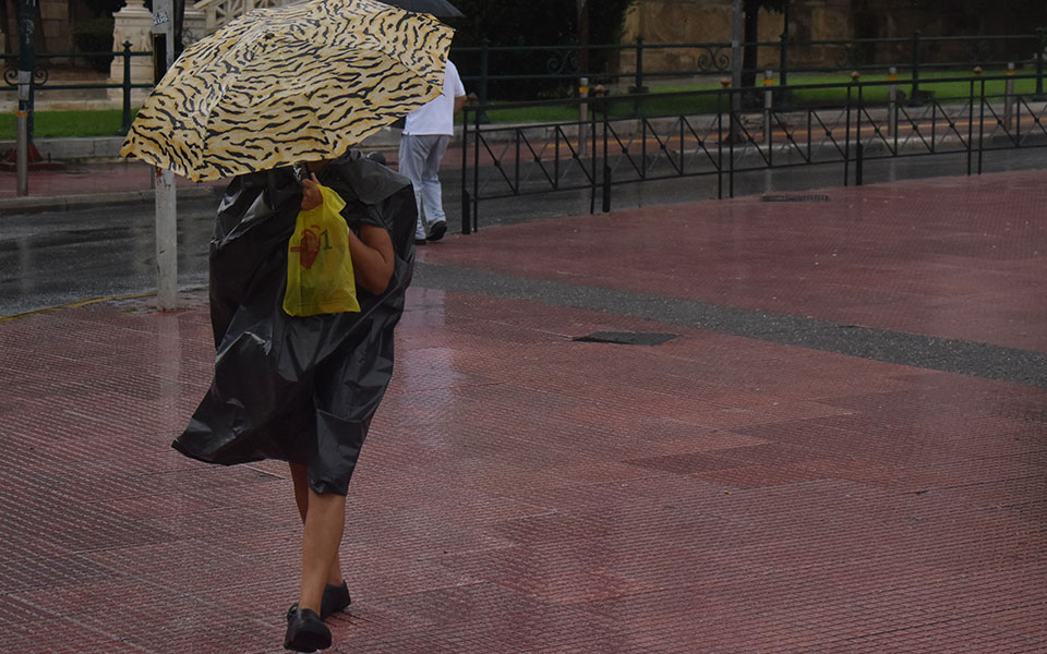 καιρός-τοπικές-βροχές-και-καταιγίδες-562053211