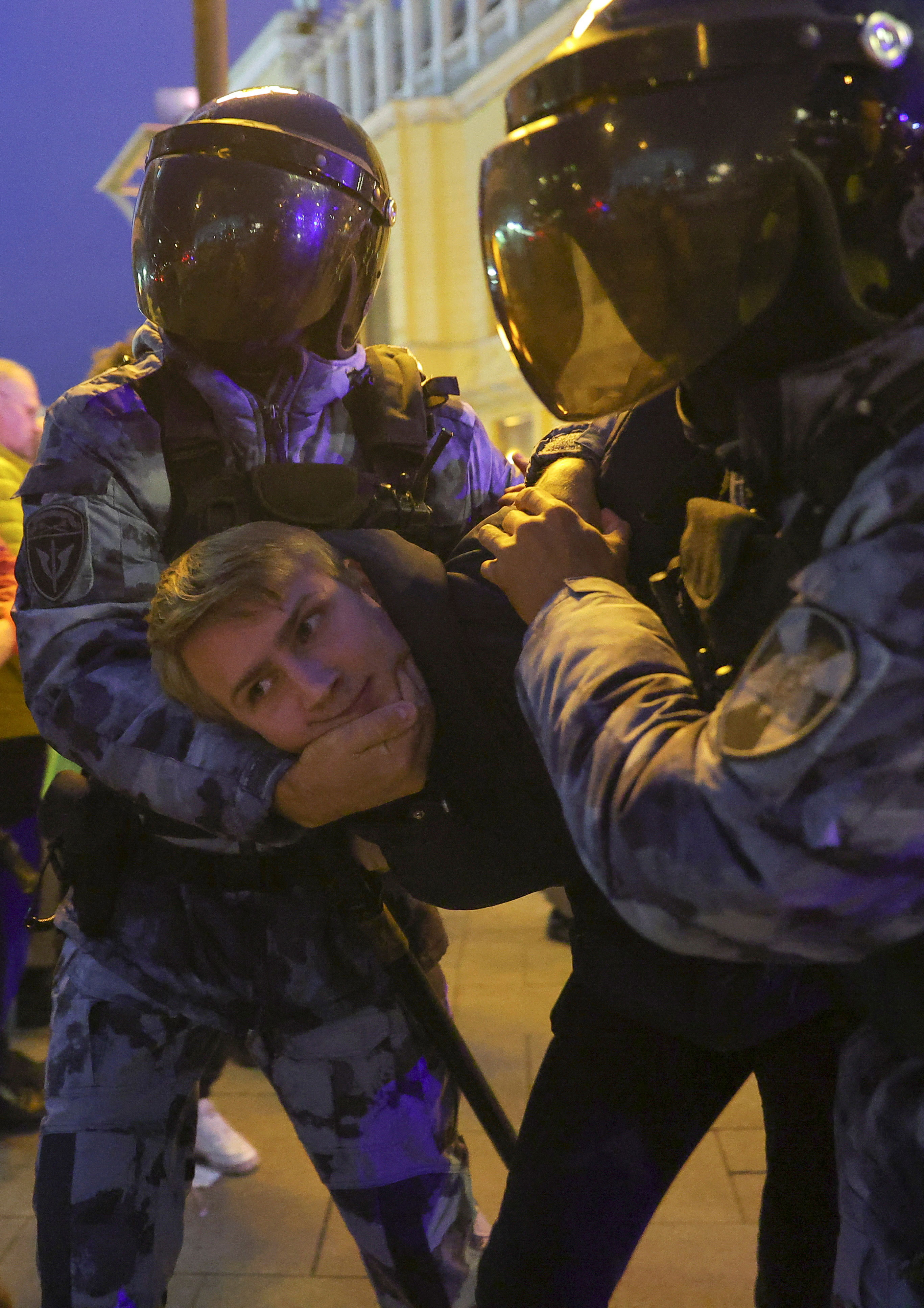 Διαδηλώσεις στη Ρωσία μετά την επιστράτευση – Εκατοντάδες συλλήψεις (εικόνες – βίντεο)-5