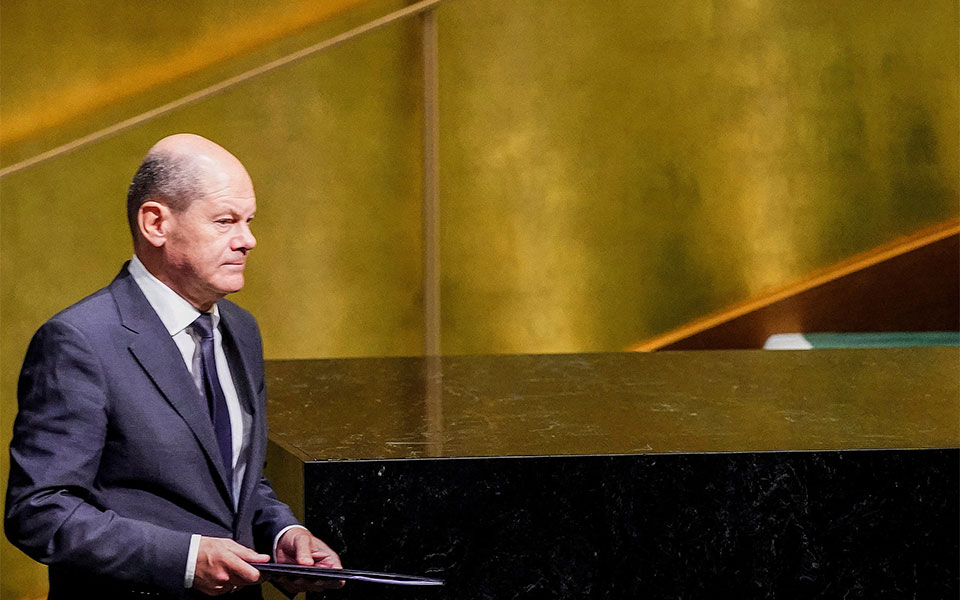 σολτς-επισκέψεις-στις-χώρες-του-κόλπο-562058656