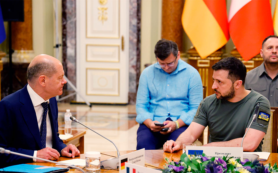 ζελένσκι-σολτς-επικοινωνία-για-την-α-562031860