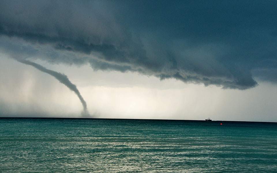 καιρός-ισχυρές-βροχές-και-καταιγίδες-562062580