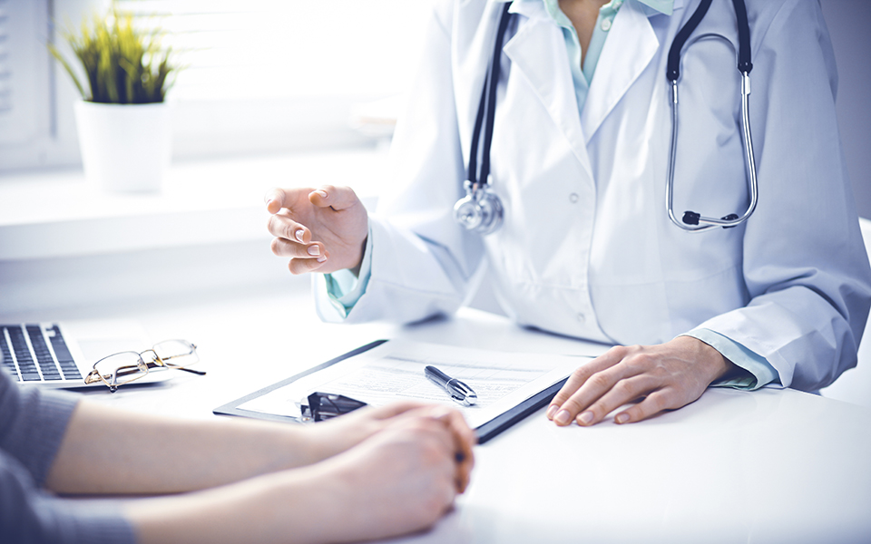 προσωπικός-γιατρός-πάνω-από-3-εκατ-εγγ-562043005