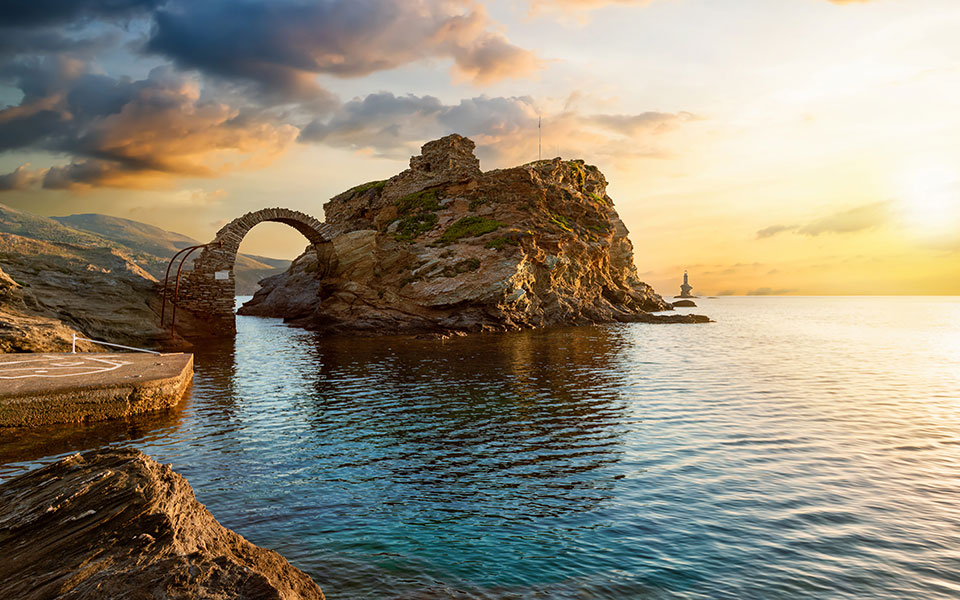 times-τα-10-καλύτερα-ελληνικά-νησιά-για-ήρεμ-562041088