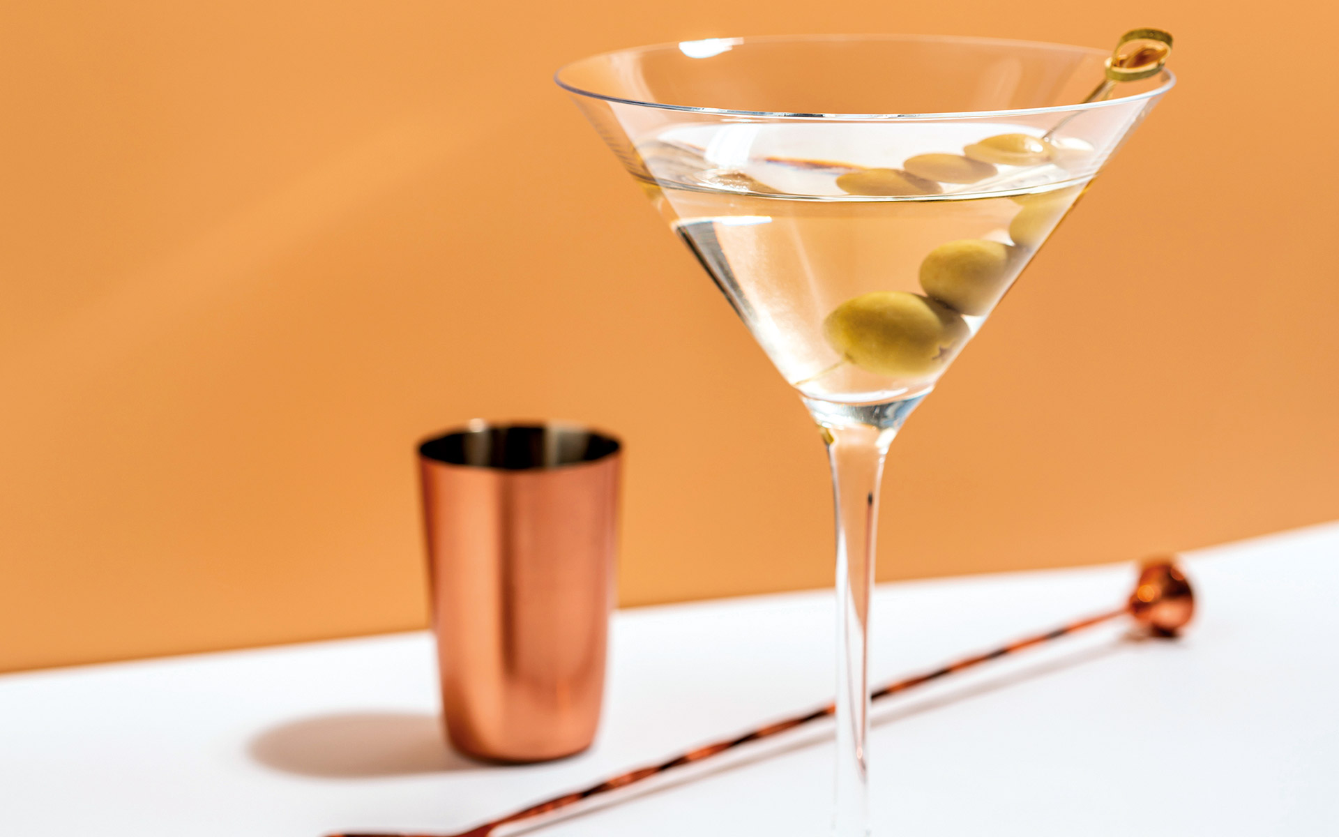 ένα-dry-martini-για-το-φθινόπωρο-562046770