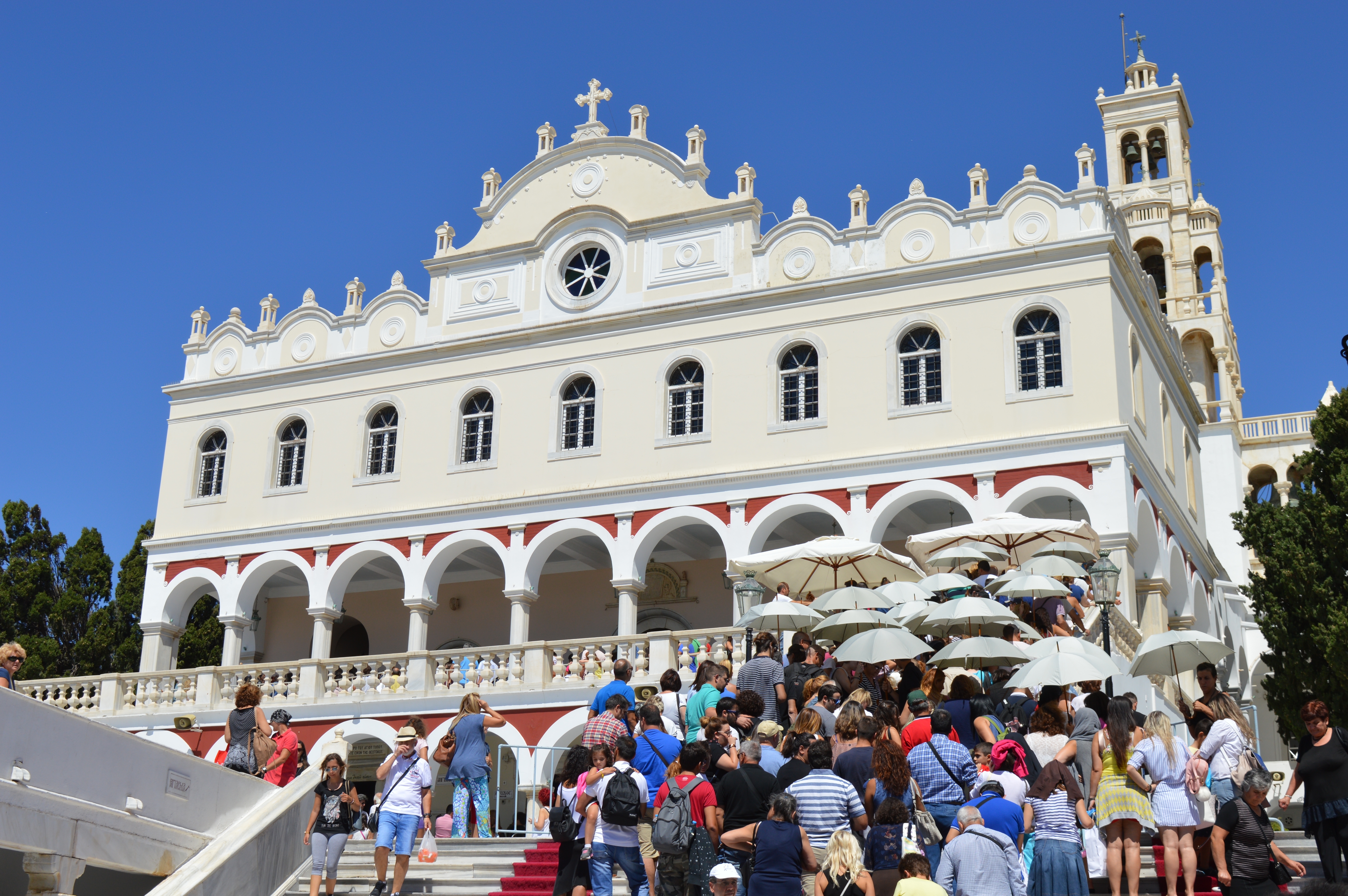 Οι New York Times στην Τήνο: Τα περίφημα μελτέμια και ο υπερτουρισμός-2