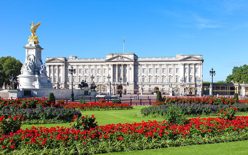 Kάστρα, άλογα και κοσμήματα: Η τεράστια περιουσία της Ελισάβετ-1