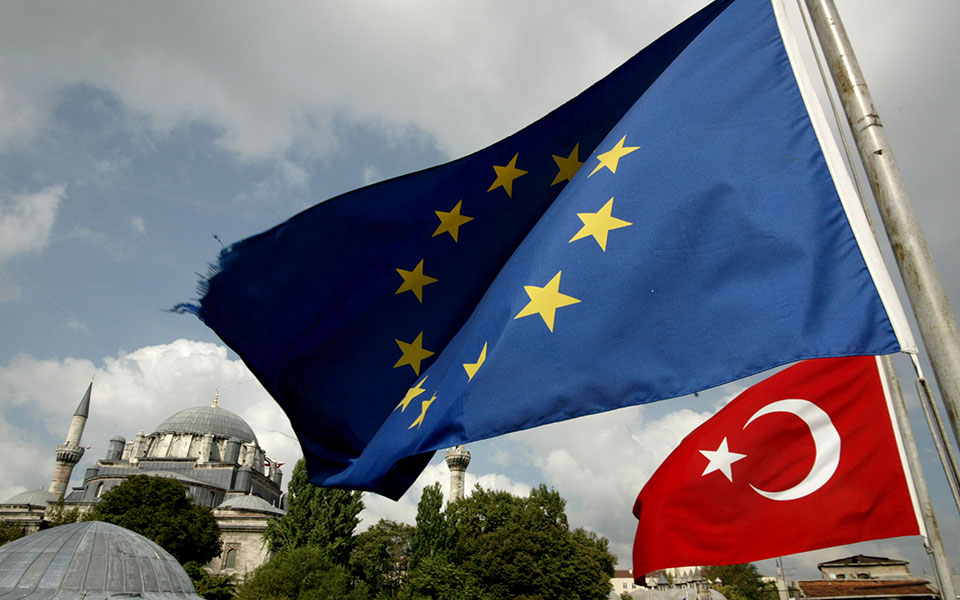 μήνυμα-κομισιόν-προς-τουρκία-σταματή-562064335