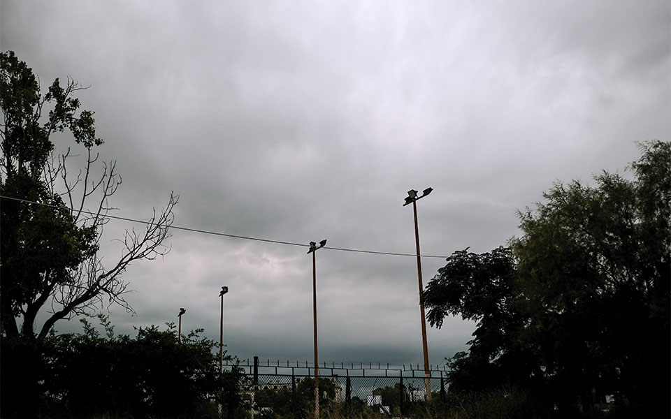 καιρός-αίθριος-με-παρoδικές-νεφώσεις-σ-562031056