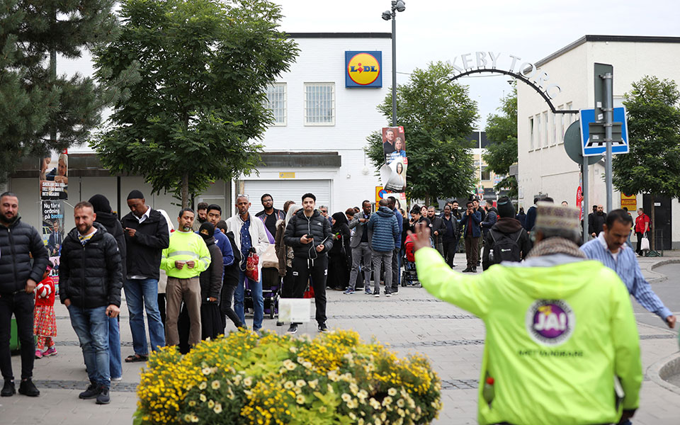 σουηδία-οι-πολίτες-ψηφίζουν-σε-μια-αμφ-562038715