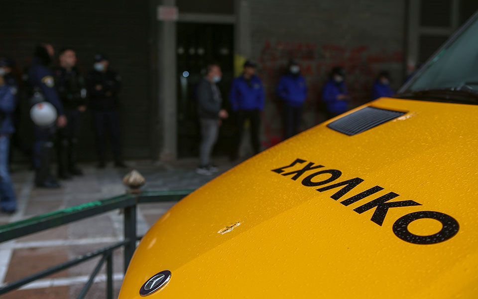 θεσσαλονίκη-έλεγχοι-σε-σχολικά-λεωφο-562039681