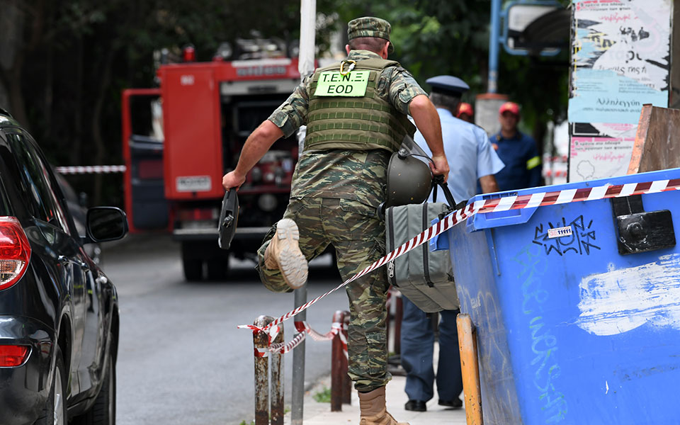 θεσσαλονίκη-οξειδωμένη-χειροβομβίδ-562054897