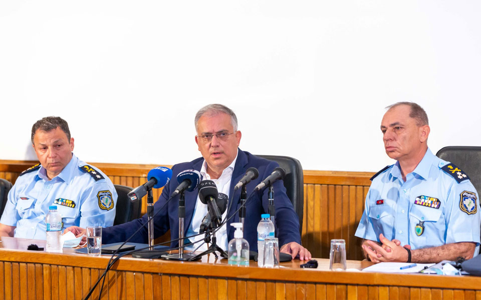 θεοδωρικάκος-η-ακτινοβολία-της-γνώση-562045138