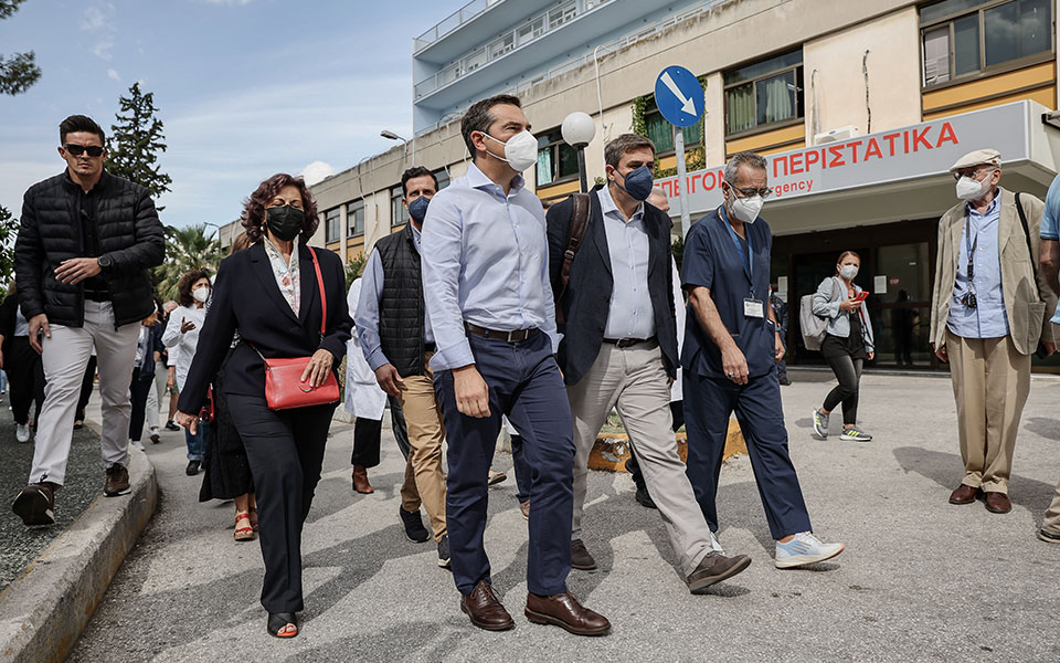 Τσίπρας: Άμεση επίταξη αναισθησιολόγων και από τα ιδιωτικά νοσοκομεία για το Παίδων-1