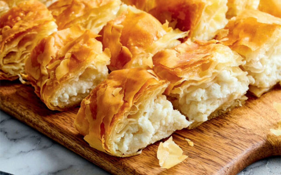 μπουγάτσα-με-τυρί-562062787