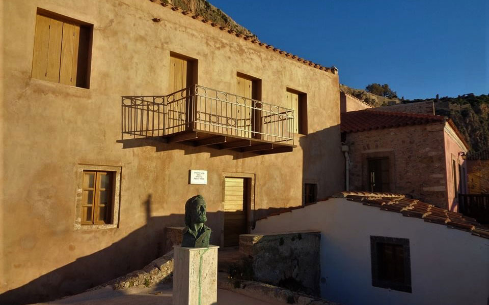 μουσείο-η-οικία-του-γιάννη-ρίτσου-στη-μ-562086769