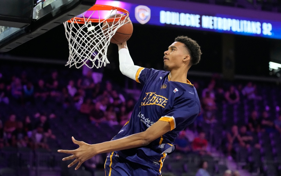 βικτόρ-γουεμπανιαμά-το-γαλλικό-φαιν-562079725