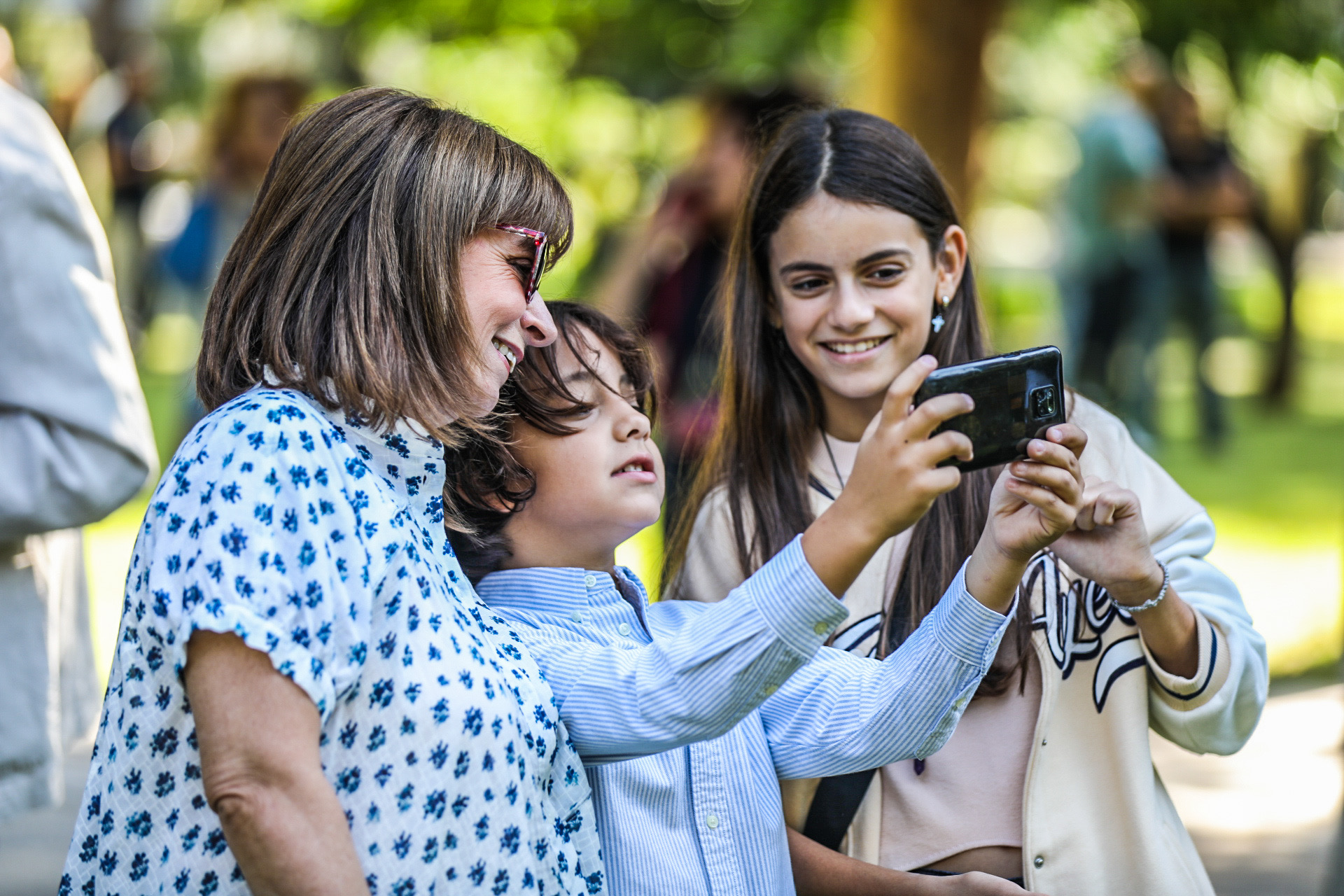 κυρία-πρόεδρε-να-βγάλουμε-σέλφι-η-562088971