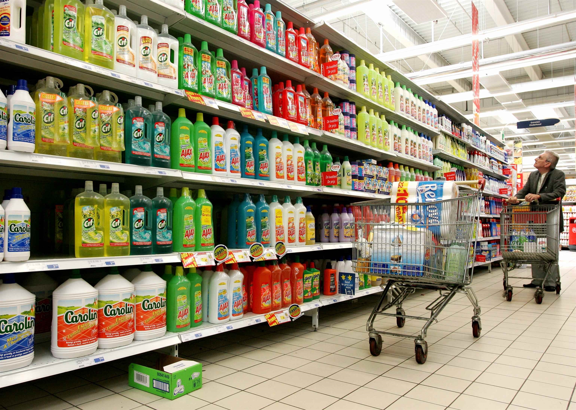 οι-ευρωπαίοι-κόβουν-δαπάνες-κυνηγούν-562107745