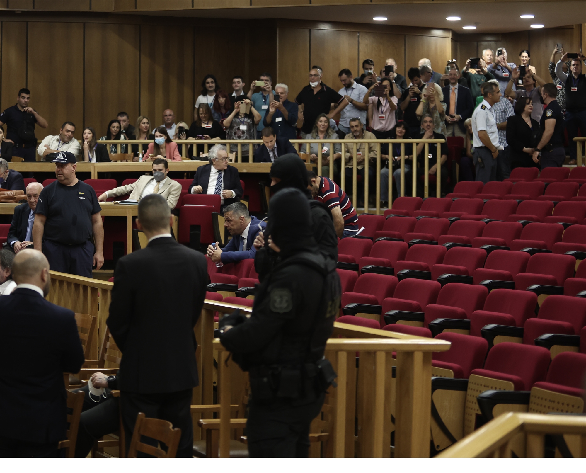 διπλή-έρευνα-για-τον-ναζιστικό-χαιρετ-562090813