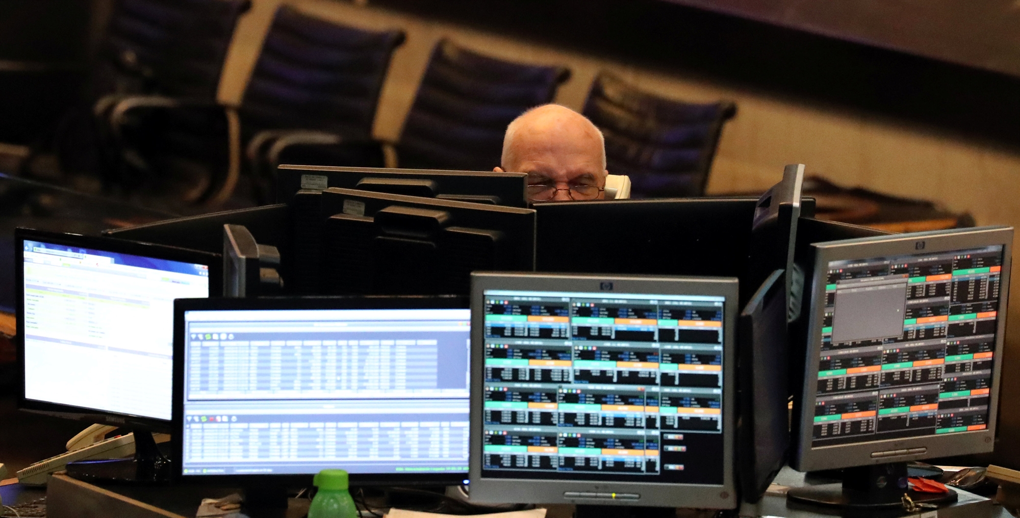 υποχώρηση-αποδόσεων-στην-αγορά-ομολό-562076746