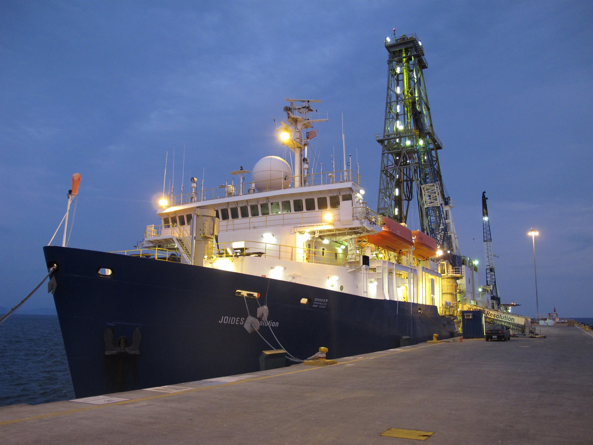 Μυστικά από τα βάθη της Σαντορίνης-2