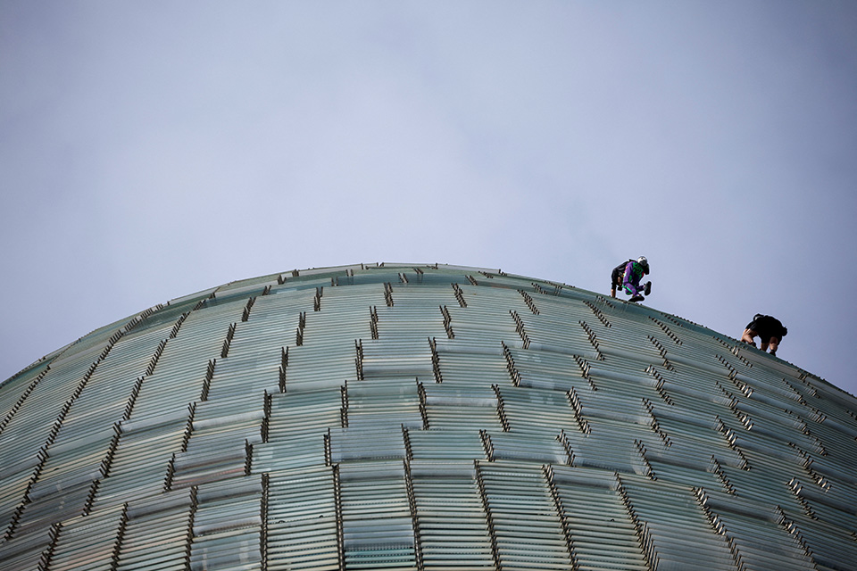 Ο Γάλλος spiderman εις διπλούν