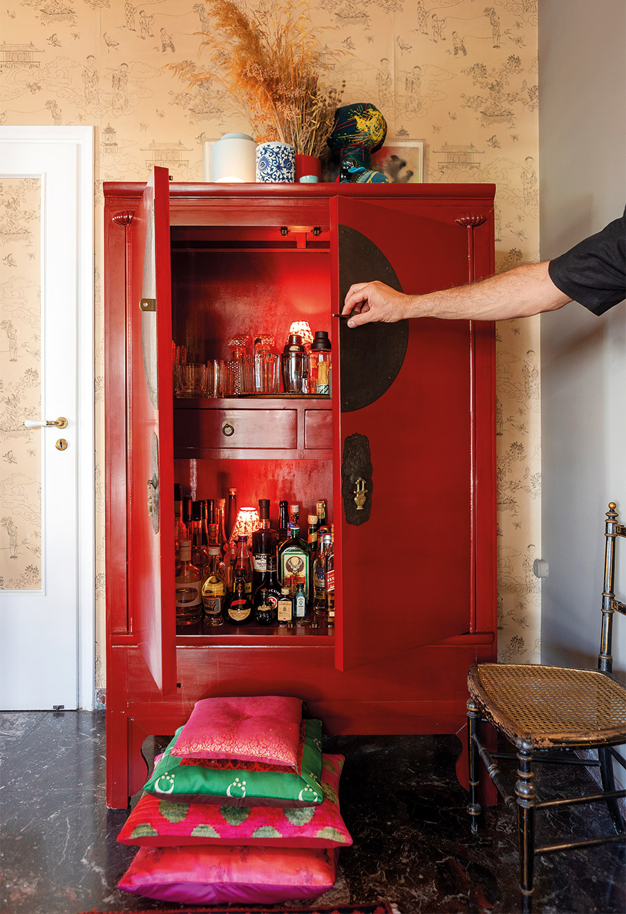 My space: Πολλά στιλ & απόλυτη τάξη σε ένα διαμέρισμα στη Νεάπολη-8