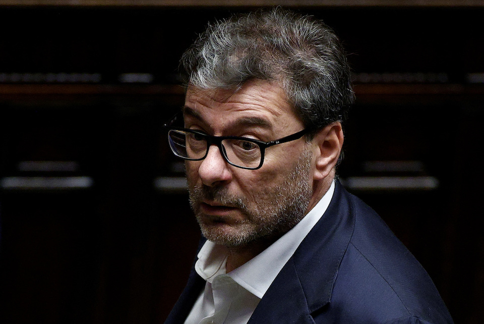 Ιταλία: Το στοίχημα της Μελόνι, η οικονομική καταιγίδα και ο νέος ΥΠΟΙΚ-1