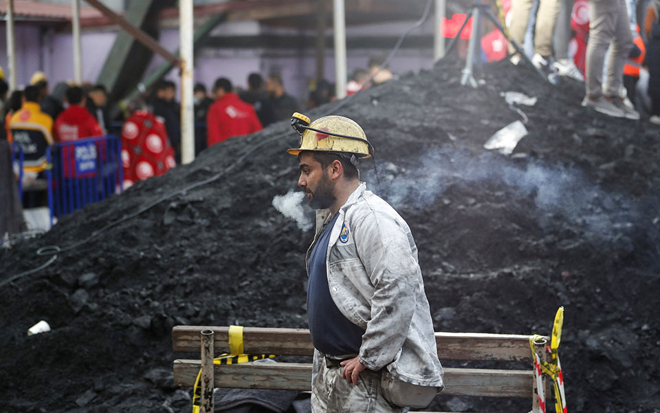 τουρκία-28-οι-νεκροί-από-την-έκρηξη-σε-ορ-562094176