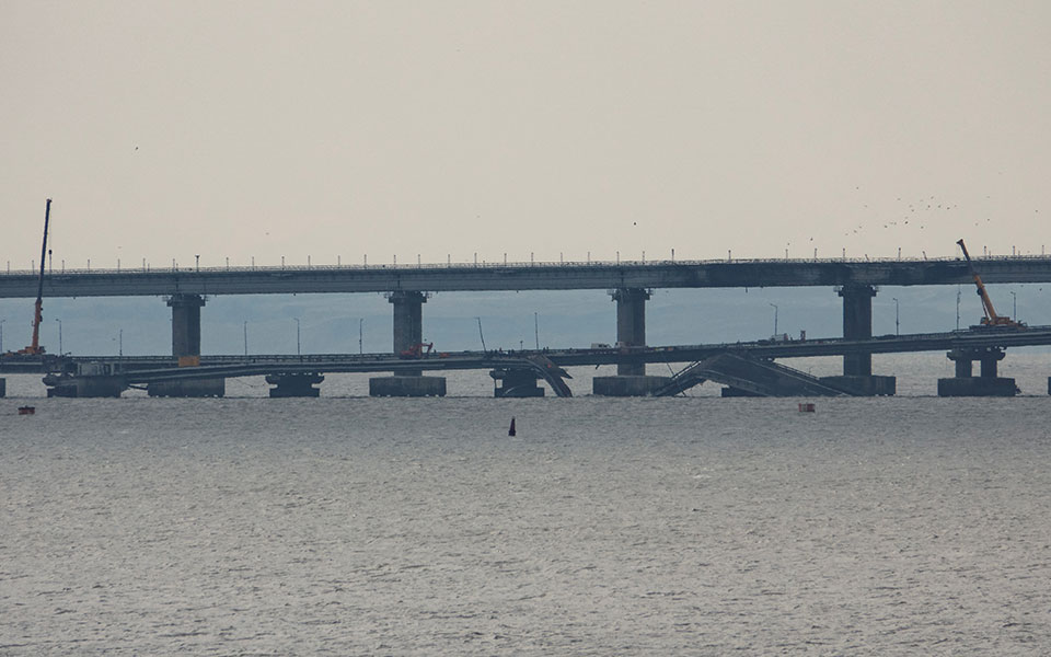 βουλγαρικός-δάκτυλος-πίσω-από-την-επί-562096825