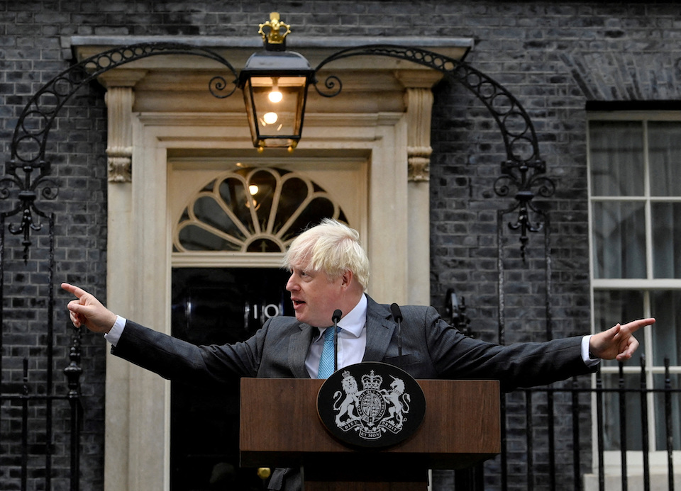 Επόμενη μέρα στη Βρετανία: Οι Τόρις σε δίνη διαρκείας, οι Εργατικοί «επιστρέφουν»-3