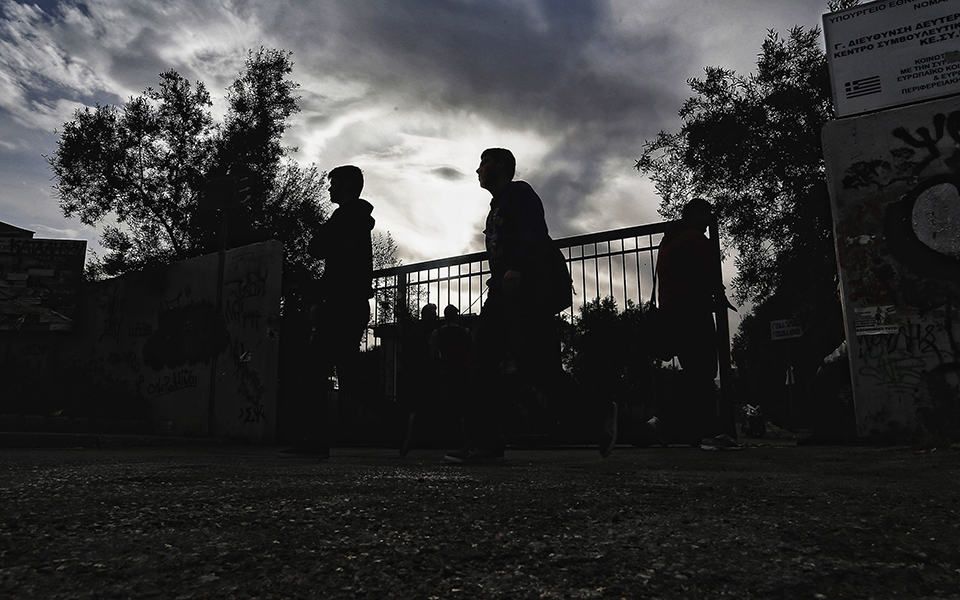 μπες-κάτσε-βούλωσ-το-μη-βάζεις-απου-562108180